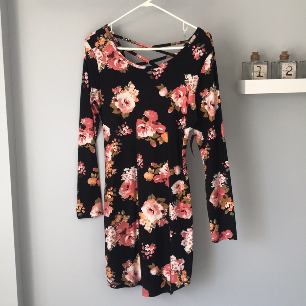 Dress - Picture 2 of 3